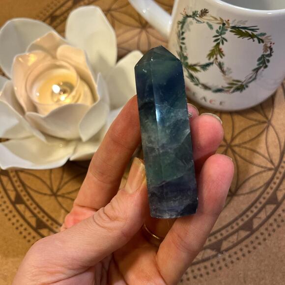 SPIRIT BUNDLE with lotus candle holder, peace mug and flourite crystal point - Picture 3 of 3